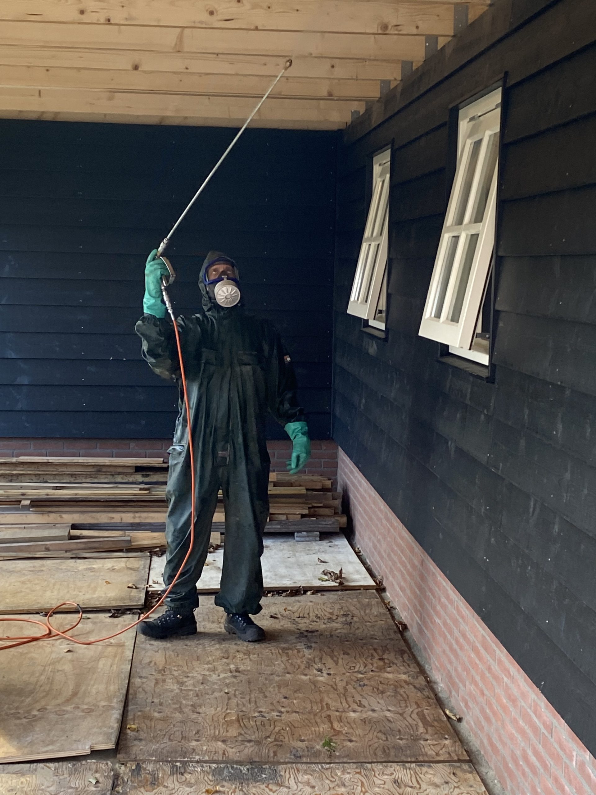 Aben behandelt hout tegen houtaantasters